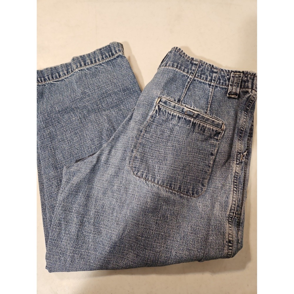 Essentials Denim Capri Pants Size 8 30'Wx22 Straight Leg Regular Fit Denim(145